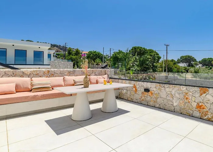 וילה Pefkos Cove By